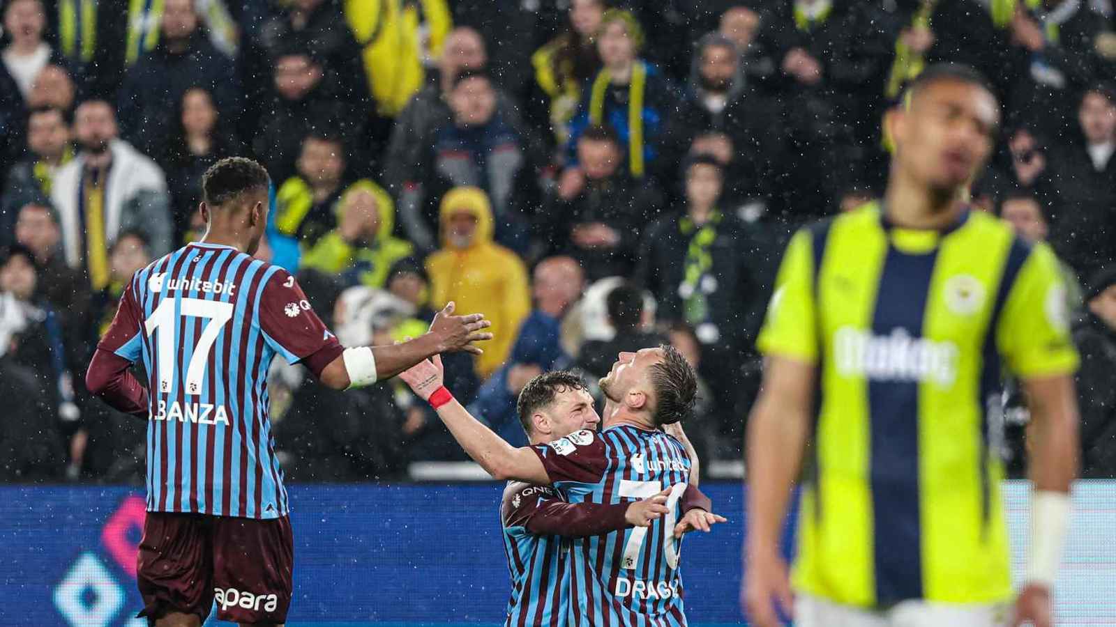 تركيا.. وفاة مشجع كرة قدم قبيل خسارة مدوية لفريقه (صورة)