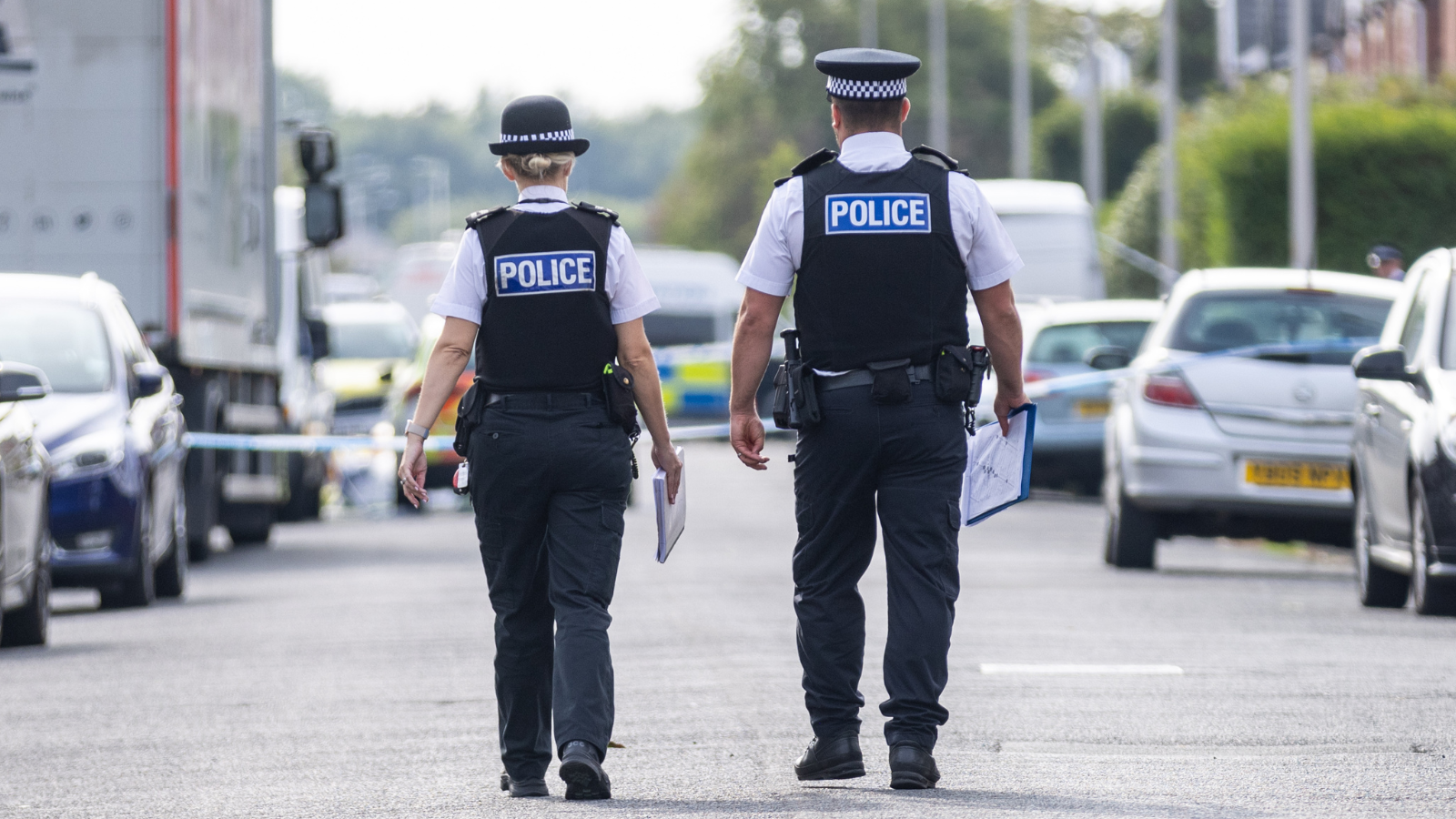 بعد تهديدات بتفجيرات.. إخلاء مواقع بارزة في باريس