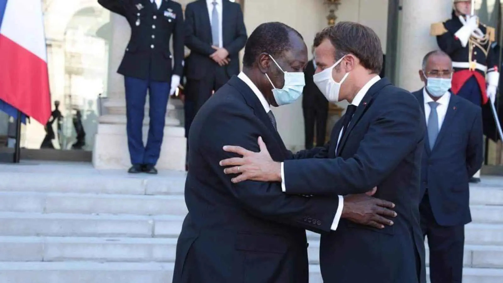واتارا وماكرون يناقشان قضايا "حاسمة" بين ساحل العاج وفرنسا