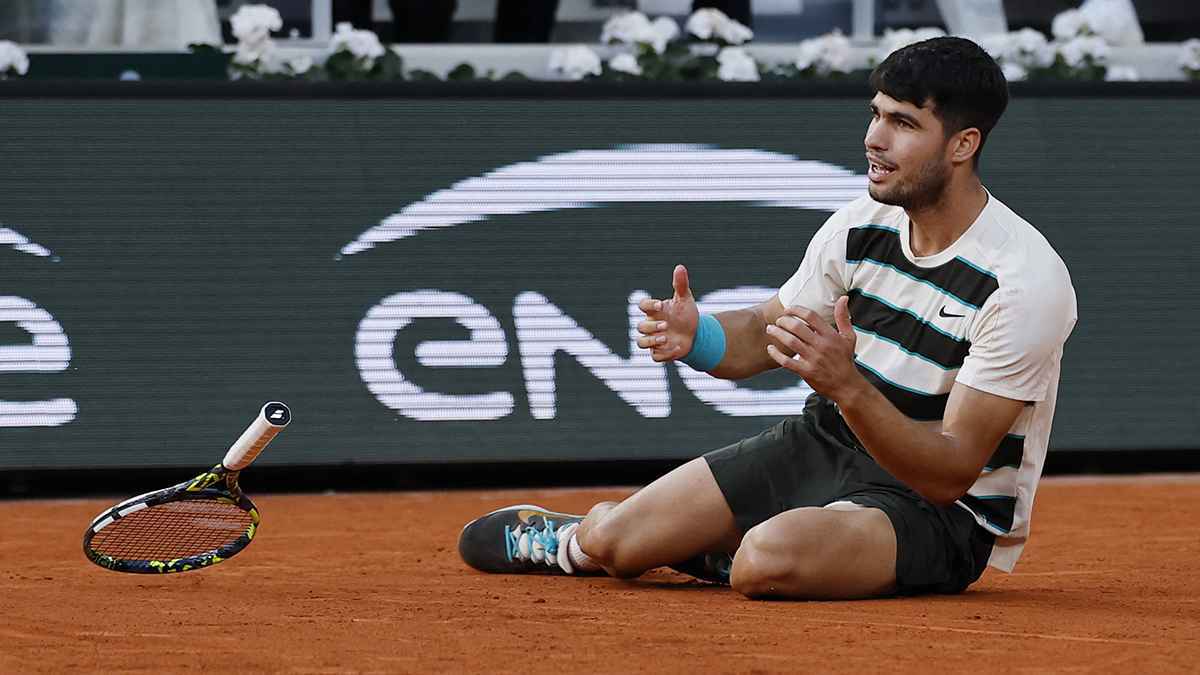 ألكاراز يحقق بطولة "رولان غاروس" بعد ريمونتادا تاريخية على سينر