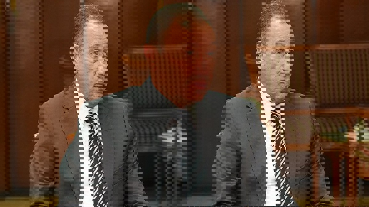 براءة محمود الخطيب رئيس النادي الأهلي المصري من "تلقي تبرعات أجنبية"