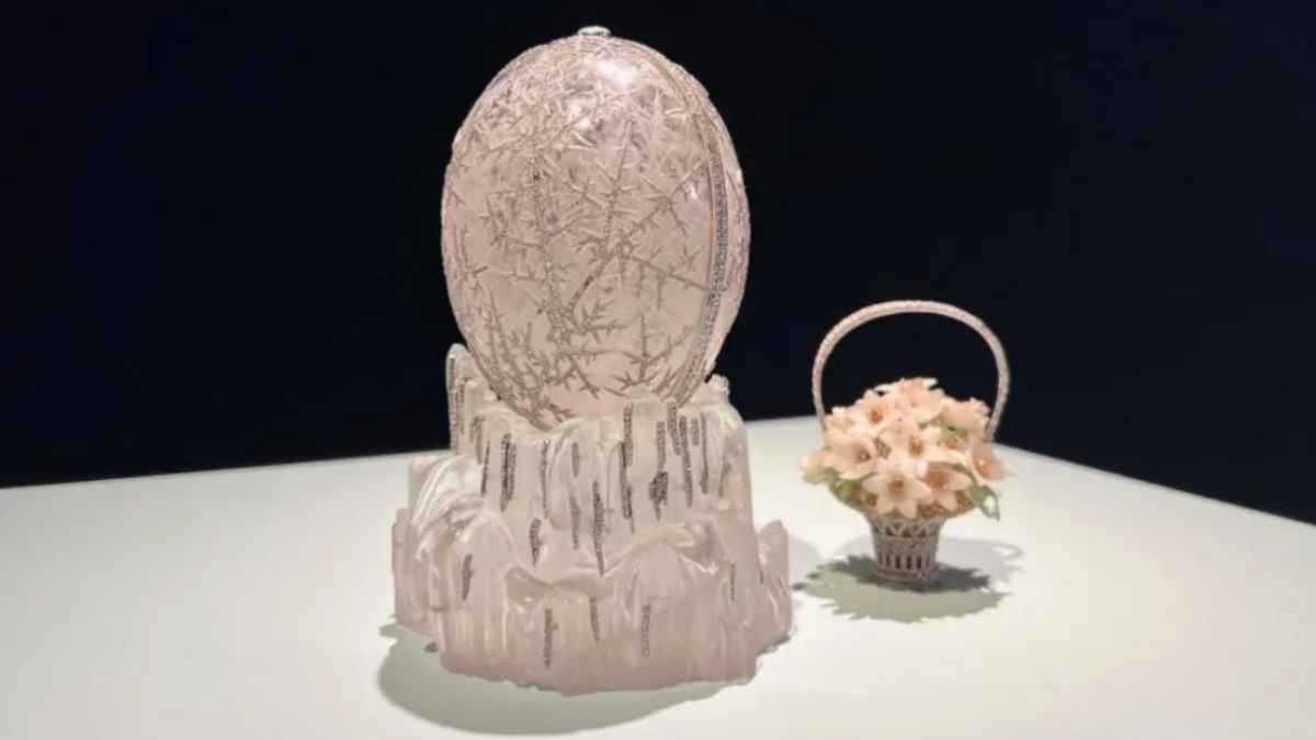 ألماس وفسيفساء الثلج.. بيضة "فابرجيه" تحطم الأرقام القياسية