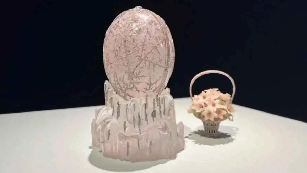 ألماس وفسيفساء الثلج.. بيضة "فابرجيه" تحطم الأرقام القياسية