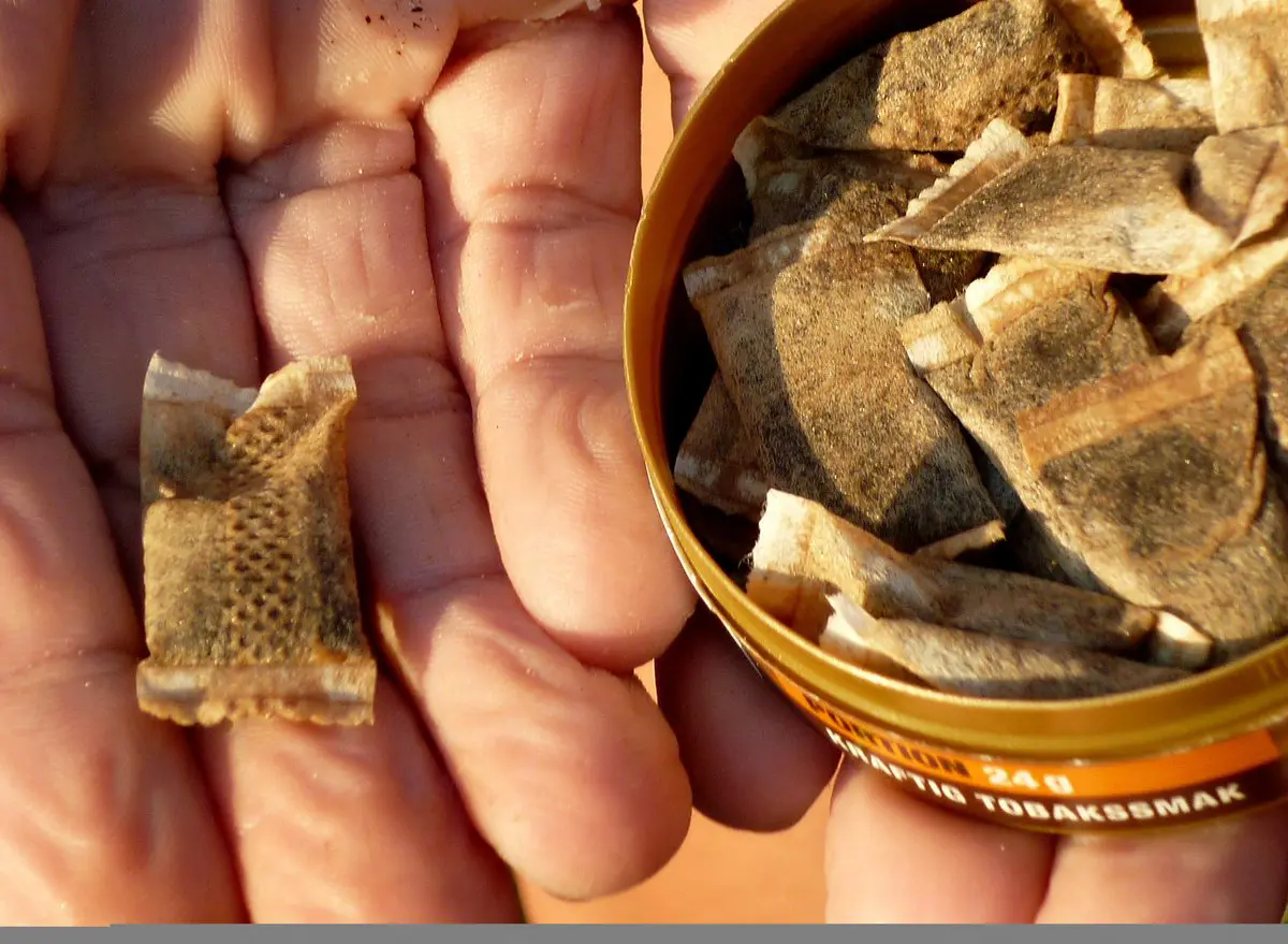 السعودية.. ضبط أطنان من التبغ المخلوط بـ"مواد بناء" (فيديو)