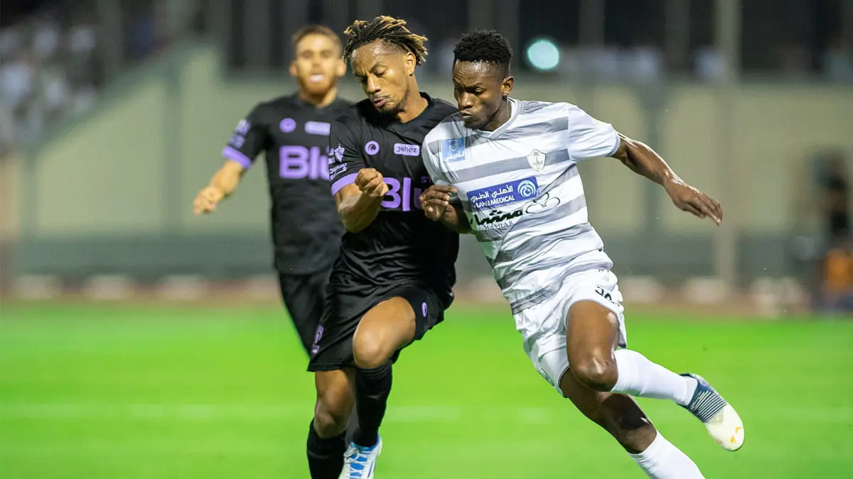 الانضباط ترفض احتجاج الطائي على أزمة قمصان مباراة الهلال