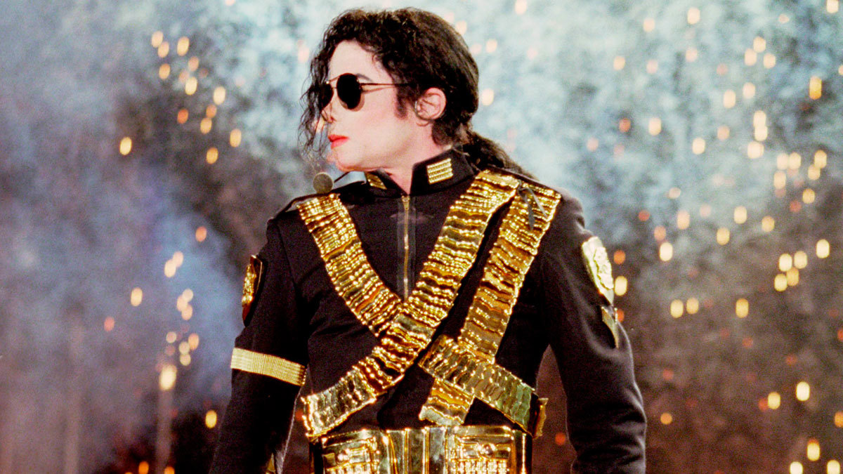 ادعاءات جنسية جديدة قد تؤدي لنبش قبر مايكل جاكسون