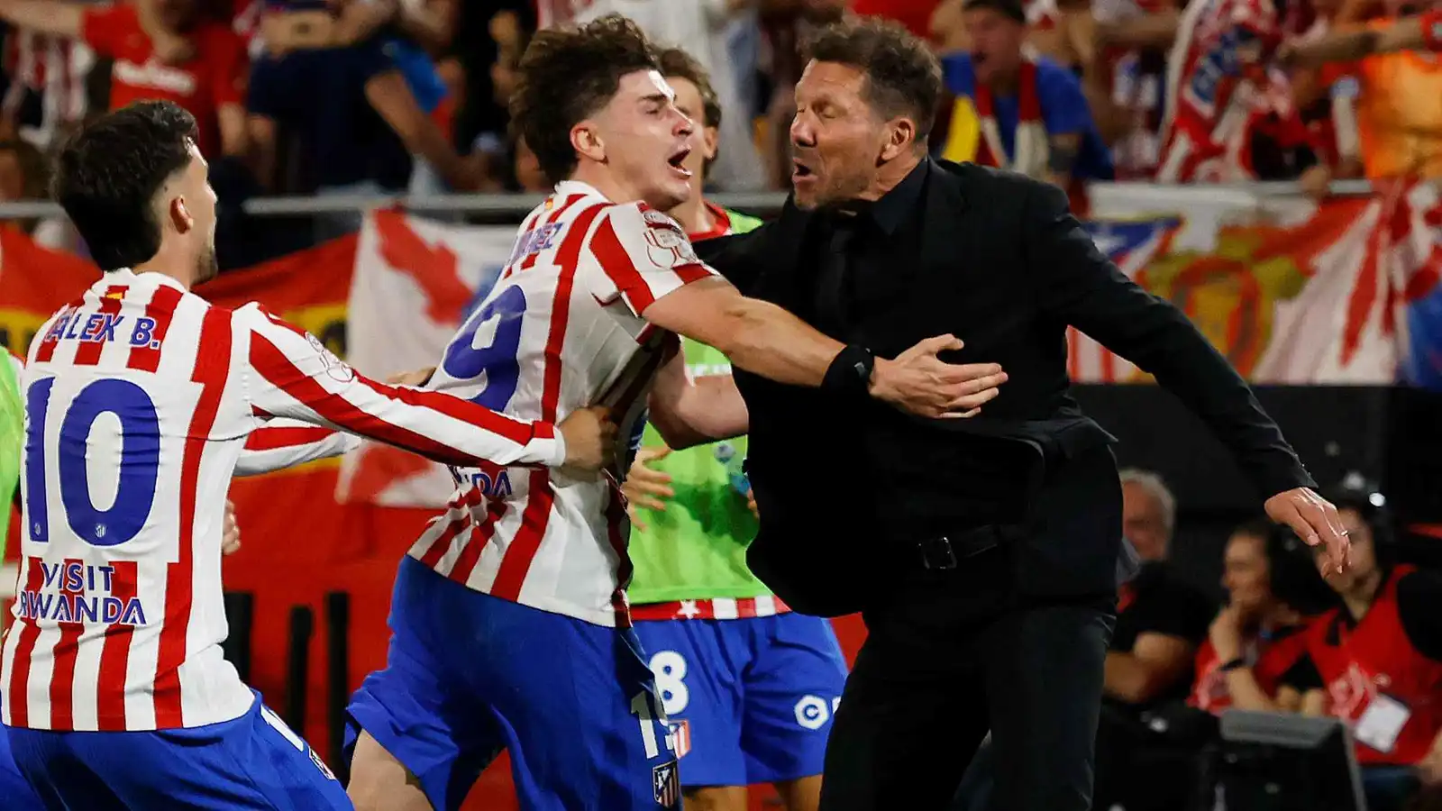 برشلونة يتخذ "خطوة رسمية" لضم نجم أتلتيكو مدريد