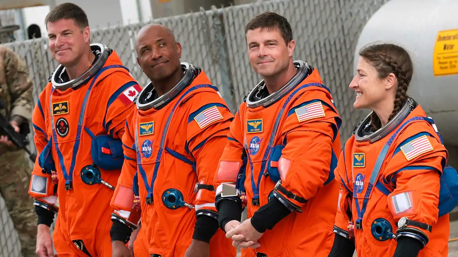 كيف يعيش رواد "أرتميس 2" خلال رحلة تاريخية إلى القمر؟