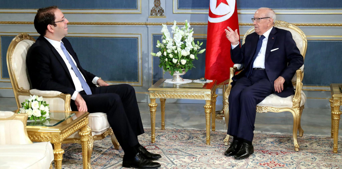 الشاهد يتجاهل دعوات السبسي و الغنوشي و يرفض الاستقالة