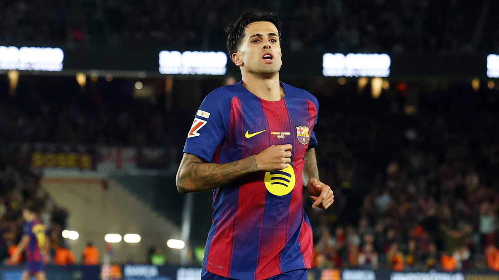 الهلال يستغل ويضغط.. أندية أوروبية تزاحم برشلونة على ضم كانسيلو 