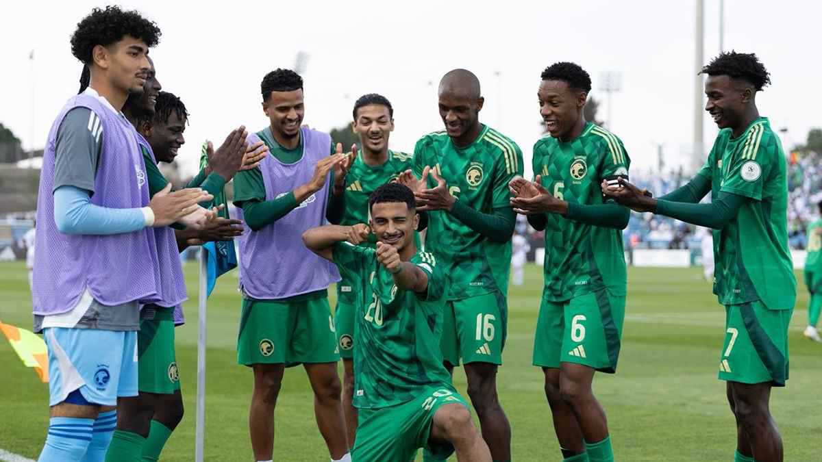 صائد الجواهر.. من الذي جلب عبد العزيز الشمري لنادي الاتحاد السعودي؟