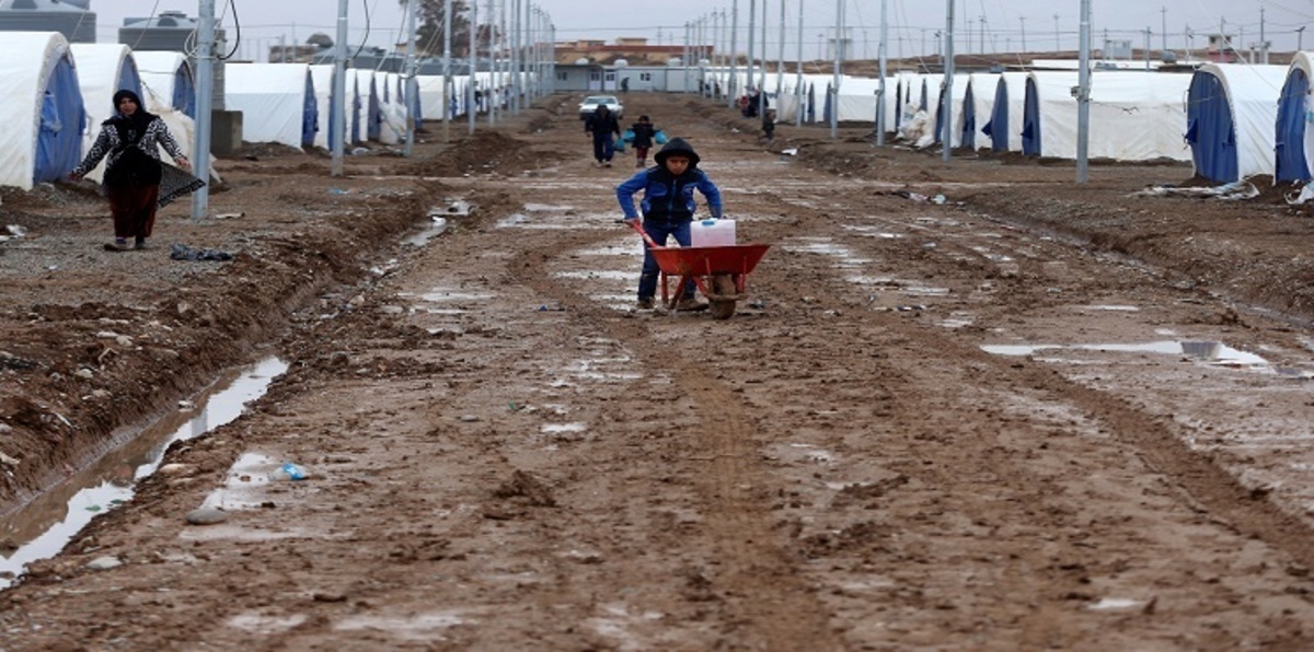 نزوح المدنيين بالموصل.. سيطرة في الشرق ومخاوف في الغرب