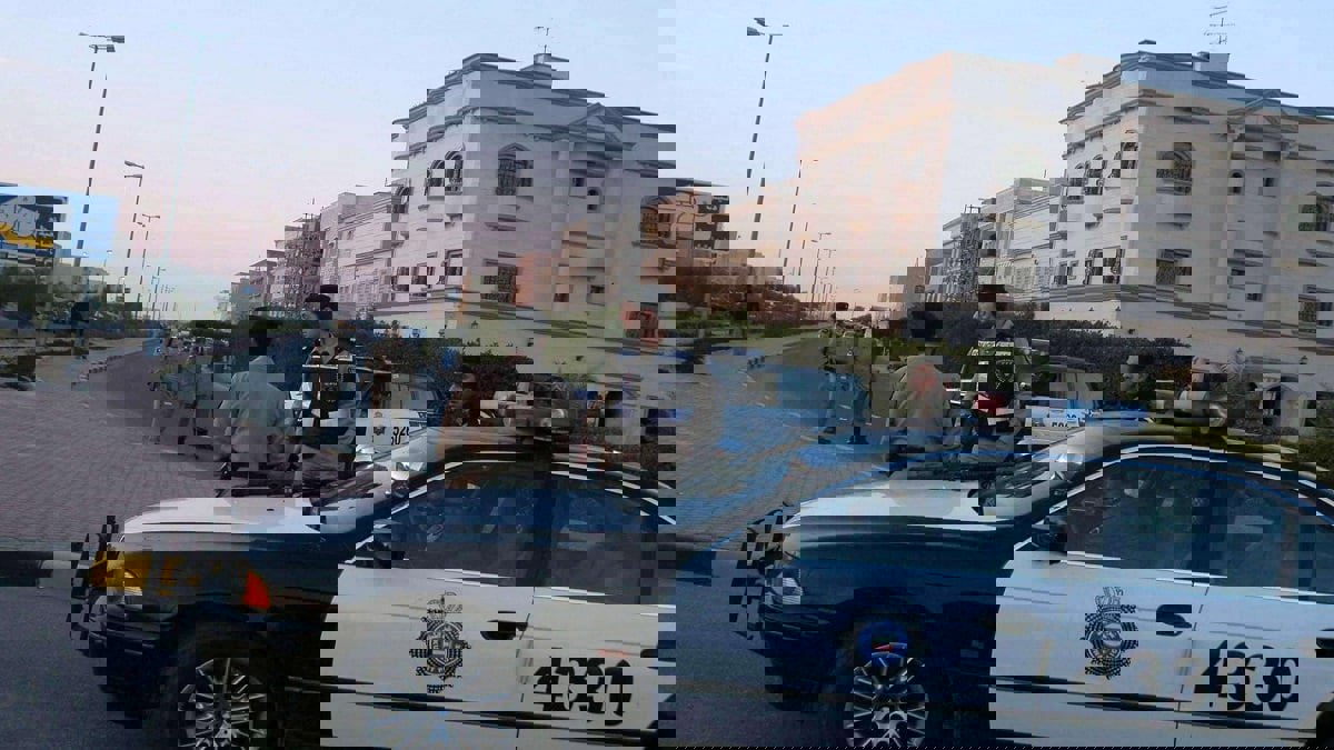 صاحب محل هواتف يستدرج كويتية إلى منزله ويهتك عرضها