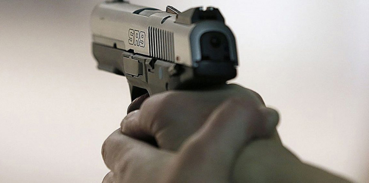 القتل تعزيرًا لسعودي قتل زوجته وهو يحمل طفلتهما على يده