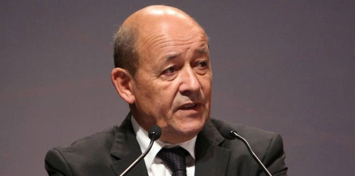 فرنسا تقصف مواقع نفطية لداعش قرب الرقة السورية