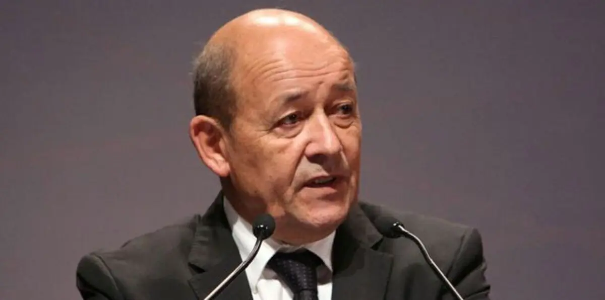 فرنسا تقصف مواقع نفطية لداعش قرب الرقة السورية