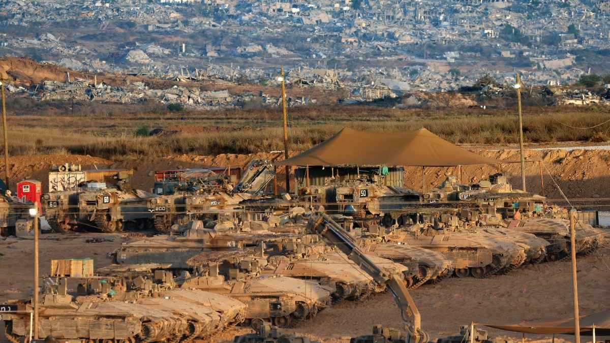 عثرت على معدات عسكرية.. إسرائيل تواصل عملياتها داخل "الخط الأصفر" في غزة