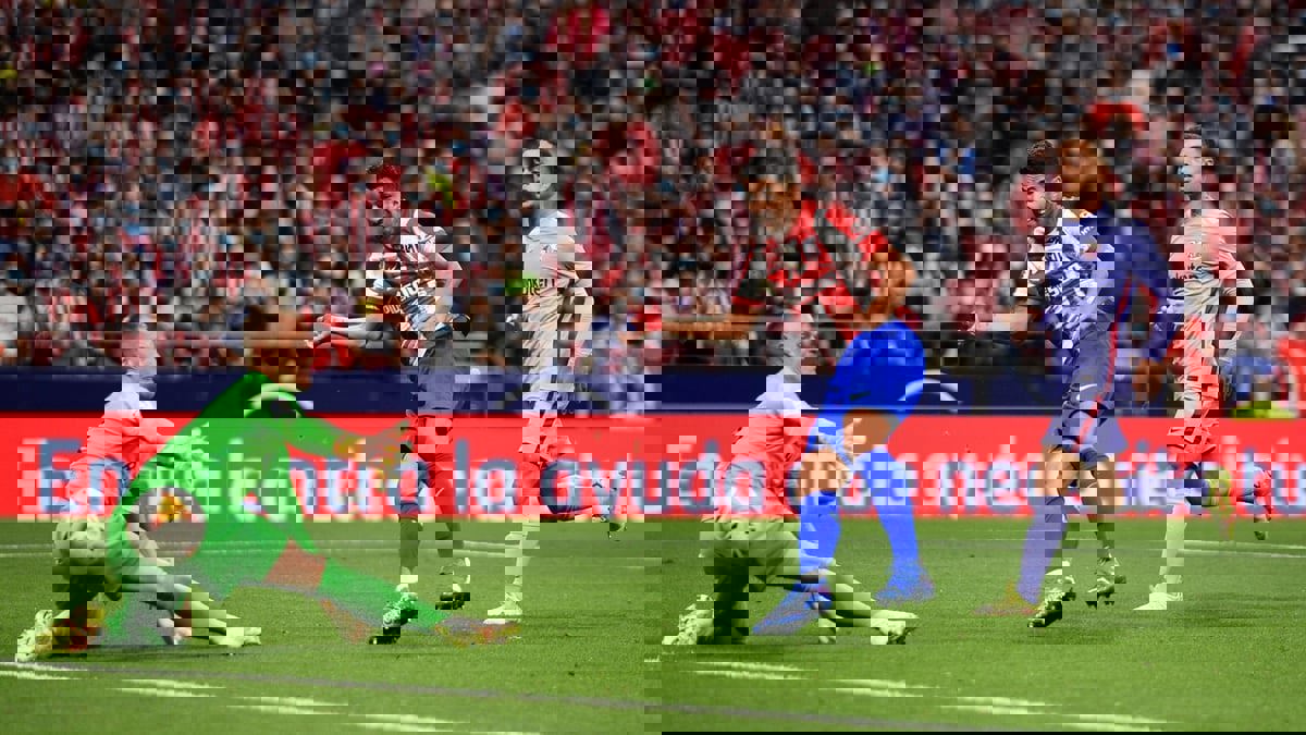 سبورت: بايرن ميونخ يخطط لخطف تير شتيغن ودي يونغ من برشلونة