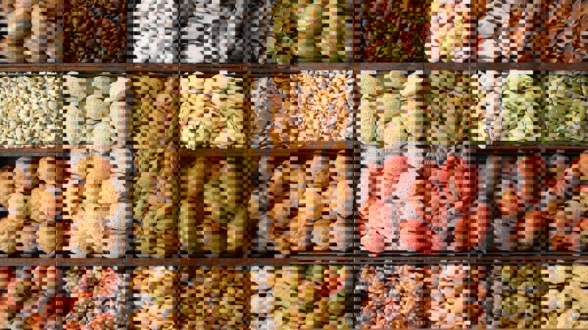  هذا ما يحدث للدماغ عند تناول المكسرات يوميا 