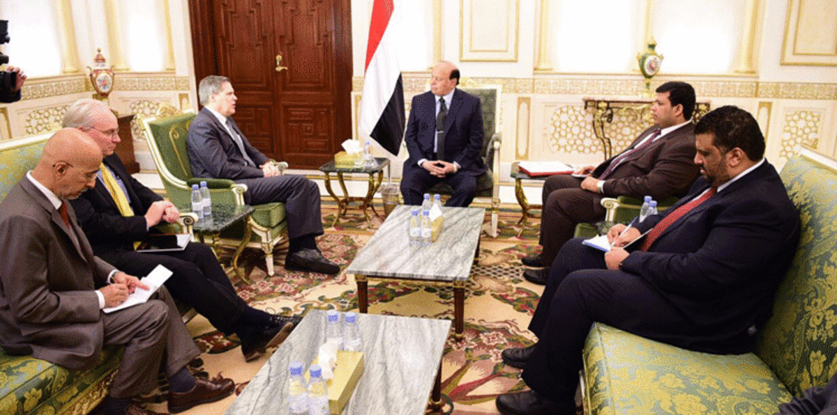 الحكومة اليمنية تقول إن كيري وجَّه رسالة اعتذار لهادي بشأن اتفاق مسقط