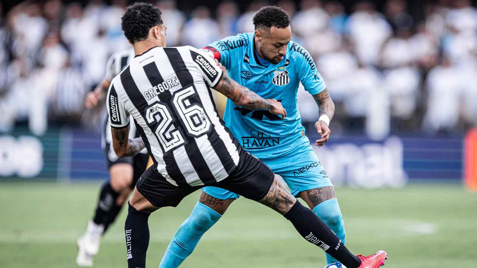 "جعلني موضع سخرية".. أول تصريح لنيمار بعد طرده في مباراة سانتوس وبوتافوغو