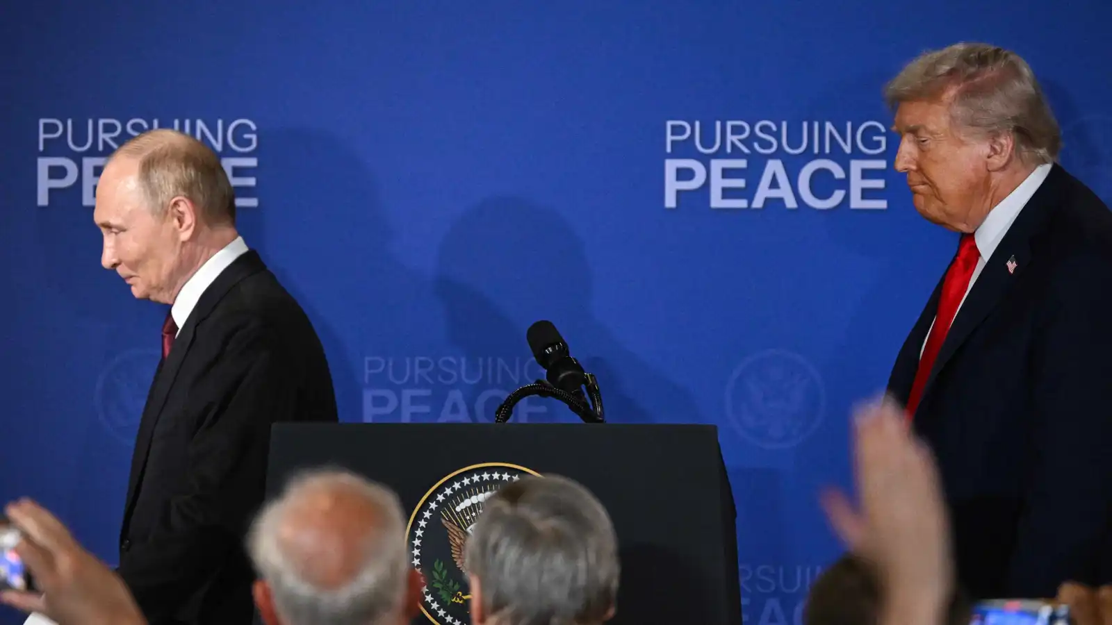 "تفاهمات بوتين وترامب".. موسكو تعلن عن "تواصل مستمر" مع واشنطن