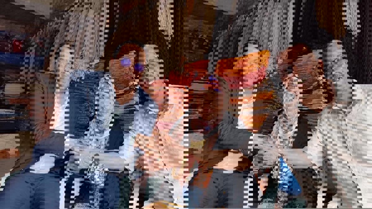 صانعة سجاد مغربية تقاضي مؤسسة ثقافية جزائرية