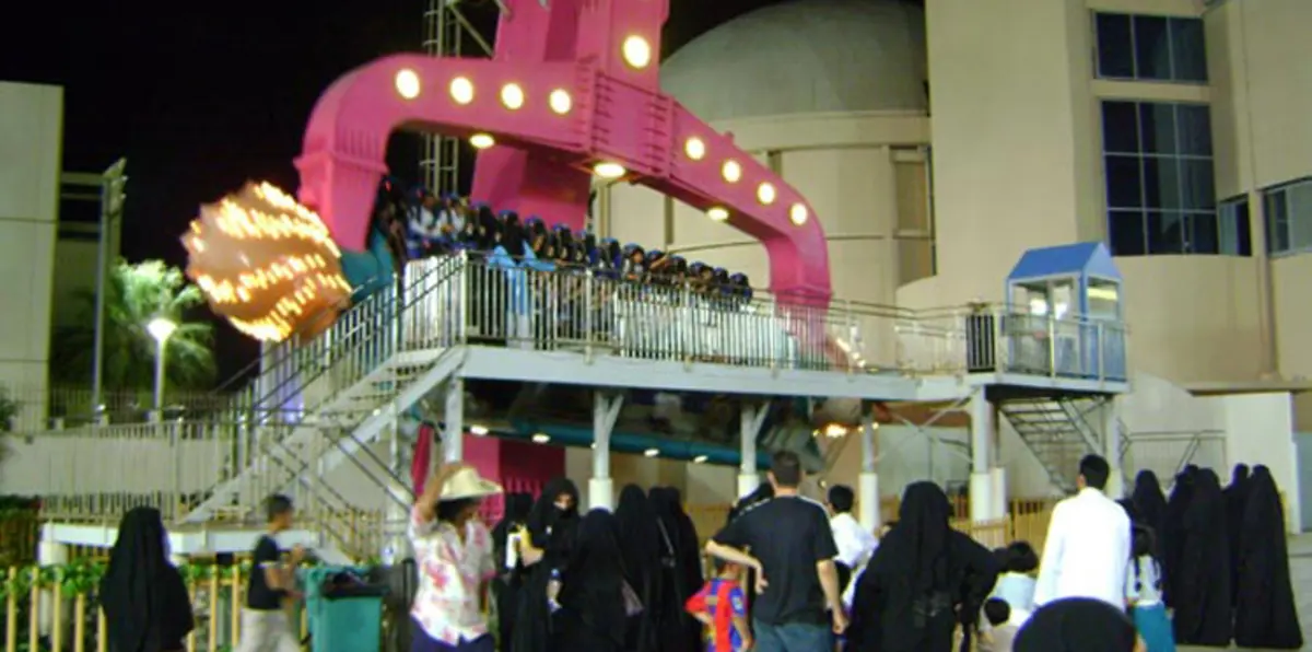 هنا فقط يمكن أن تقود المرأة السعودية السيارة