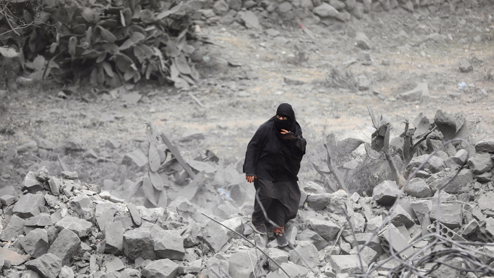 اليمن.. عيد على وقع الغارات والجوع