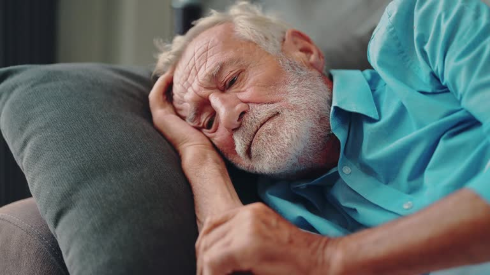 ما العلاقة بين "السلوك الخامل" ومخاطر الإصابة بالخرف؟