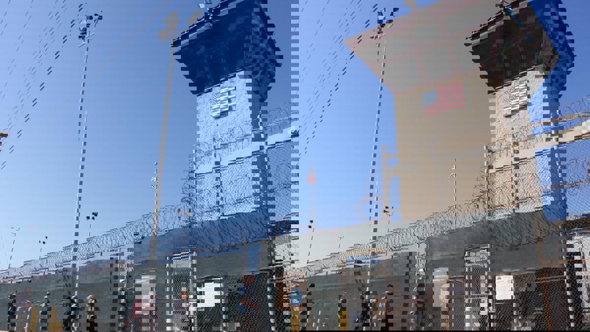 بأمر المحكمة العليا الأمريكية.. اليمني معاذ العلوي باقٍ في غوانتانامو‎