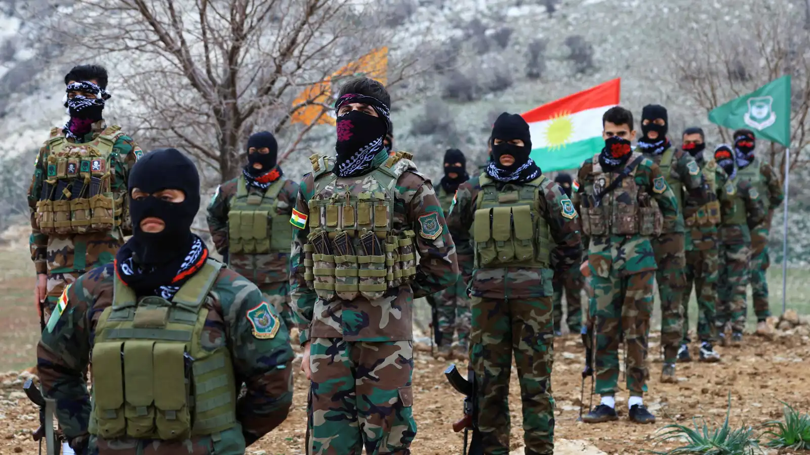 أكراد إيران أمام فرصة تاريخية.. فما الذي يكبّل أيديهم؟