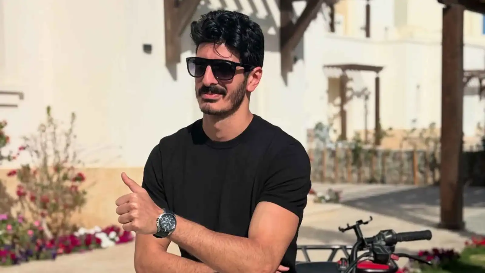 تخفيف عقوبة "شاكر محظور" في قضية الفيديوهات الخادشة