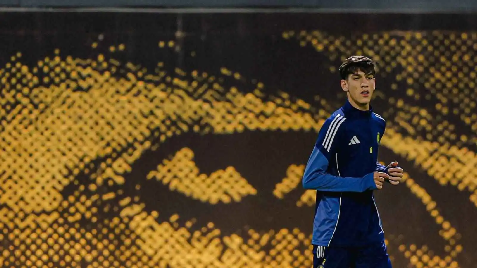 جيسوس يفاجئ حيدر عبد الكريم