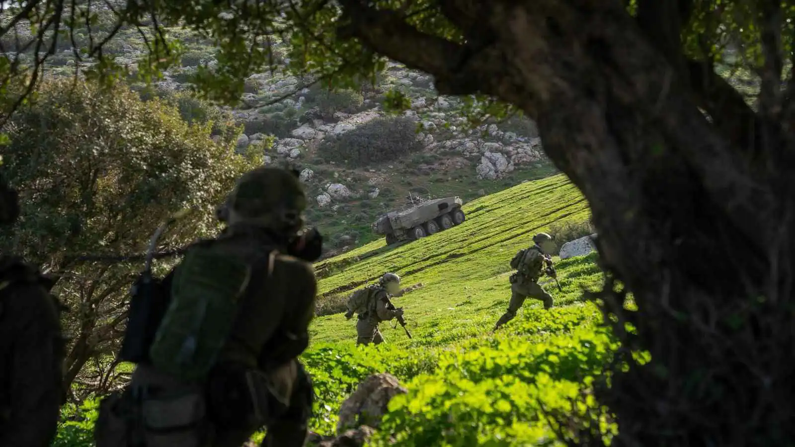 الفرقة 162 تتأهب.. إسرائيل تعيد توجيه ثقلها الحربي نحو الحدود اللبنانية