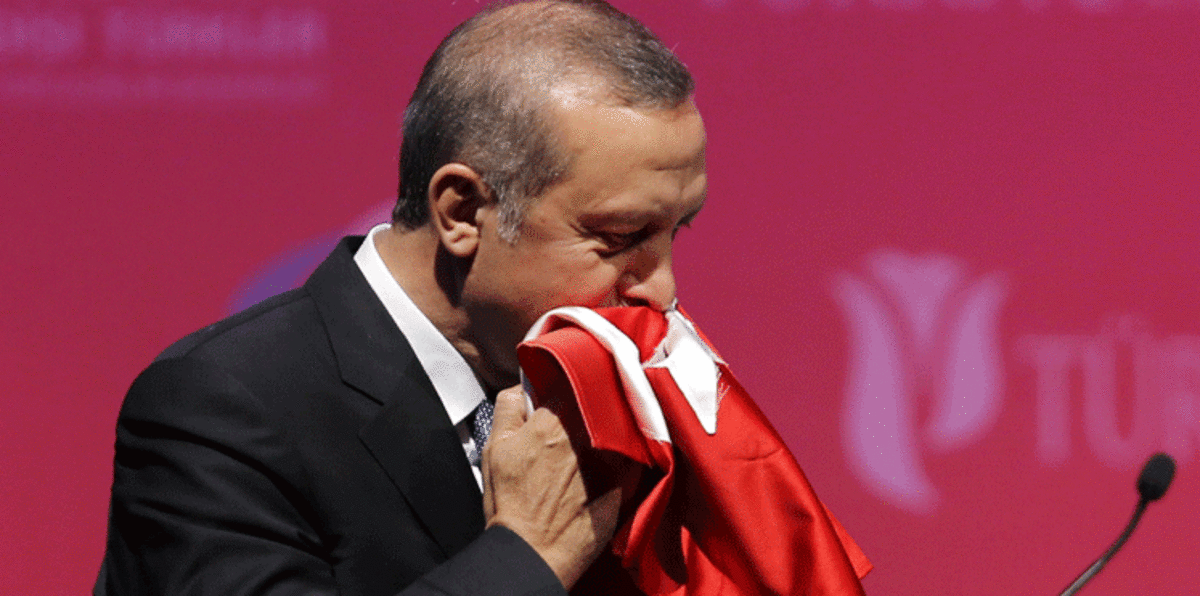 أردوغان يجازف بفقد الناخبين المتأرجحين بشعار من يصوت بـ"لا" للاستفتاء "إرهابي وانقلابي"