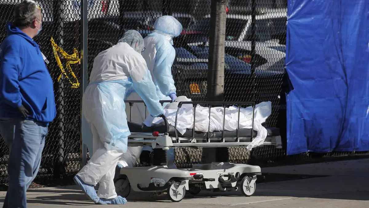 بدلا من تركهم في الشارع.. نيويورك تعلن دفن ضحايا كورونا بالحدائق العامة