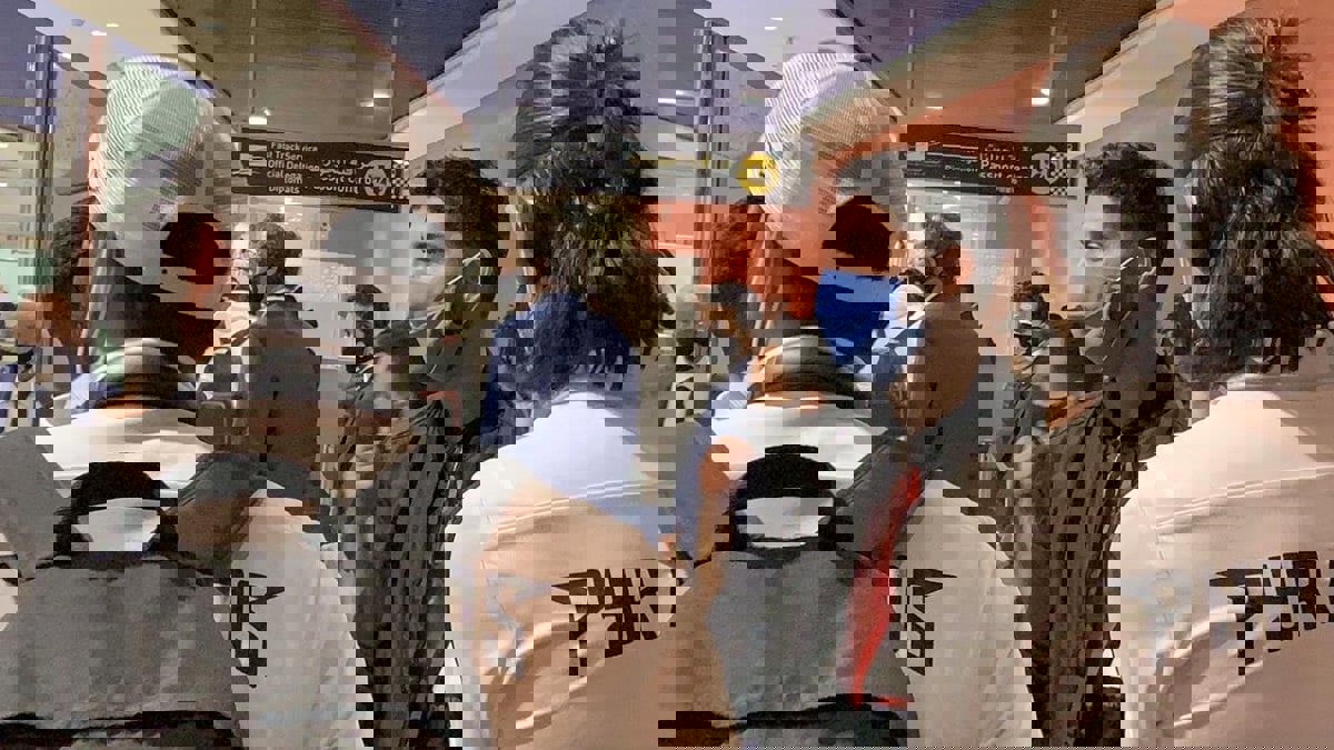 لاعبو الزمالك يهتفون لفرجاني ساسي بعد الفوز على الرجاء في المغرب (فيديو)