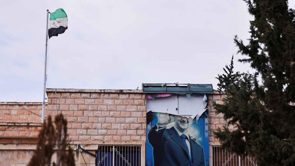 "سوريا الجديدة".. 8 أولويات لبناء دولة ما بعد الأسد