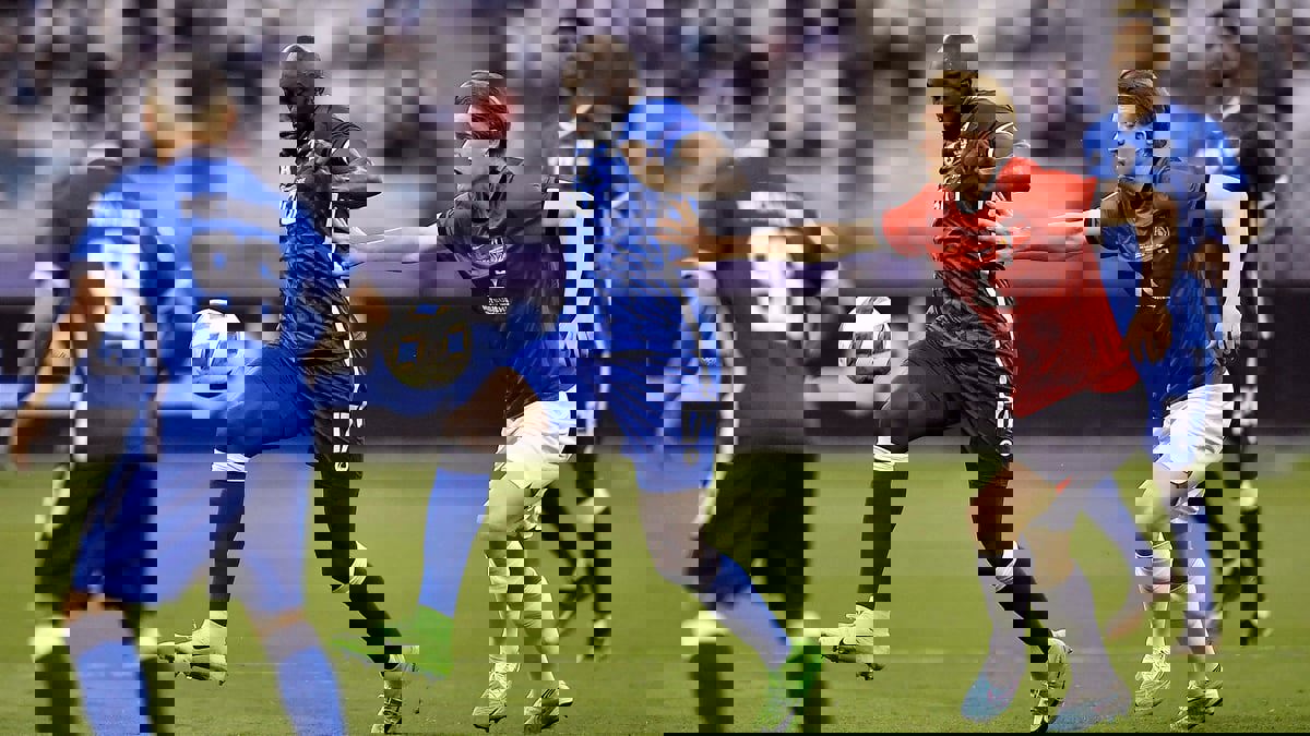 الموعد والقنوات الناقلة لمباراة الهلال وأوراوا