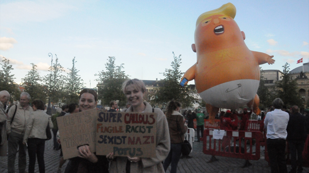 بالون "ترامب الرضيع" يحلق في سماء كوبنهاغن