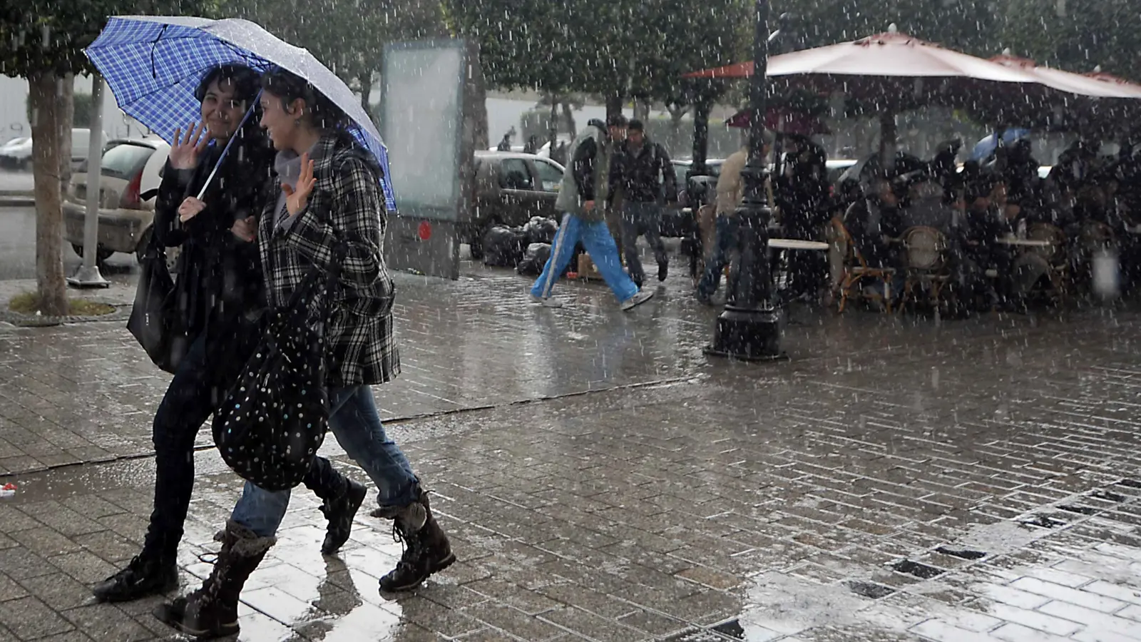 السلطات التونسية تمدد تعليق الدراسة بـ3 ولايات جراء الأمطار