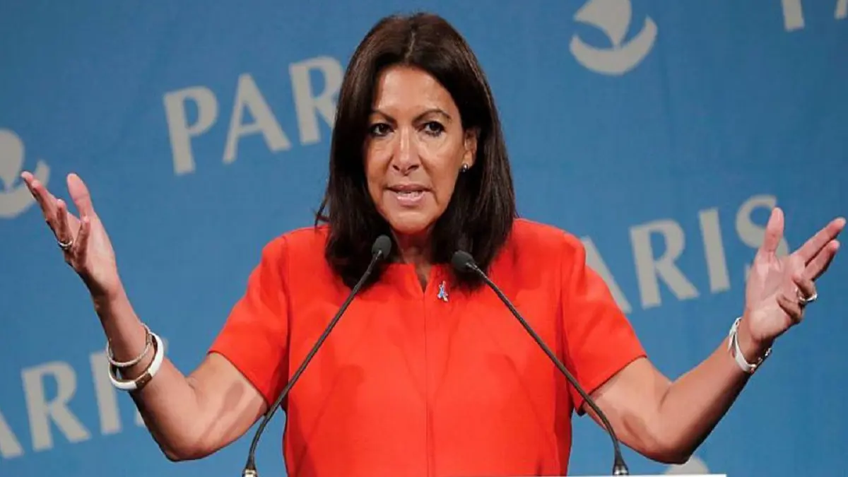 عمدة باريس: أصحاب "السترات الصفراء" لهم الحق بتنظيم مظاهرات