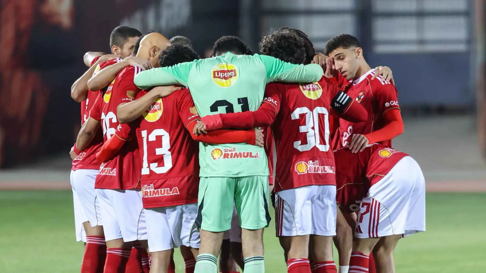 مليار و400 مليون.. الأهلي المصري يتلقى عرضا جنونيا لرعايته (فيديو)