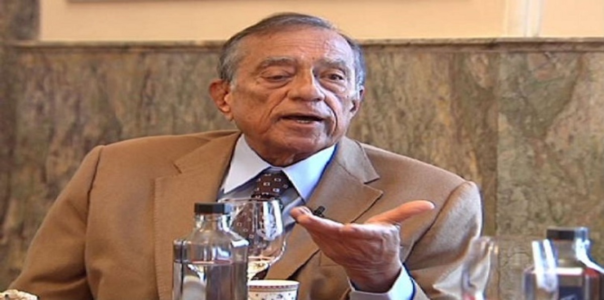 بعد المصالحة.. المليارديرحسين سالم يواجه 25 جهة أمنية للعودة إلى مصر