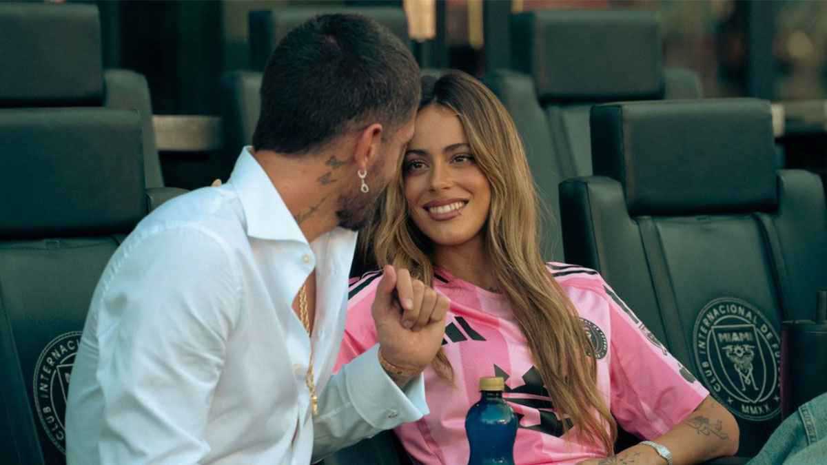 سافر بطائرة خاصة.. نظرة نجم إنتر ميامي لزوجته تشعل الإنترنت (فيديو)