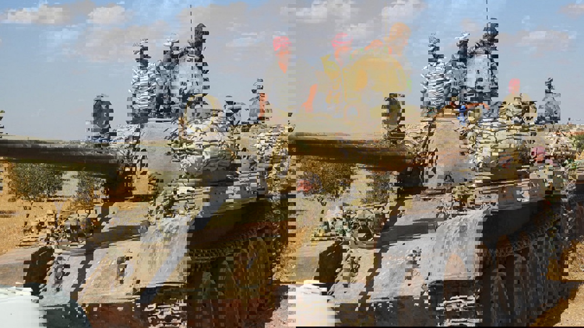 المعارضة السورية تستأنف قصف سراقب بإدلب وطريق "إم 5" السريع