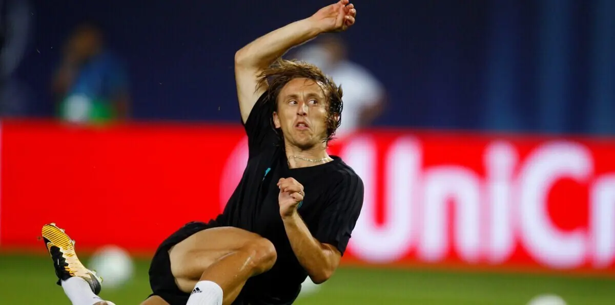 بسبب هذه اللقطة.. ريال مدريد يفقد مودريتش أمام برشلونة في السوبر الإسباني (فيديو)