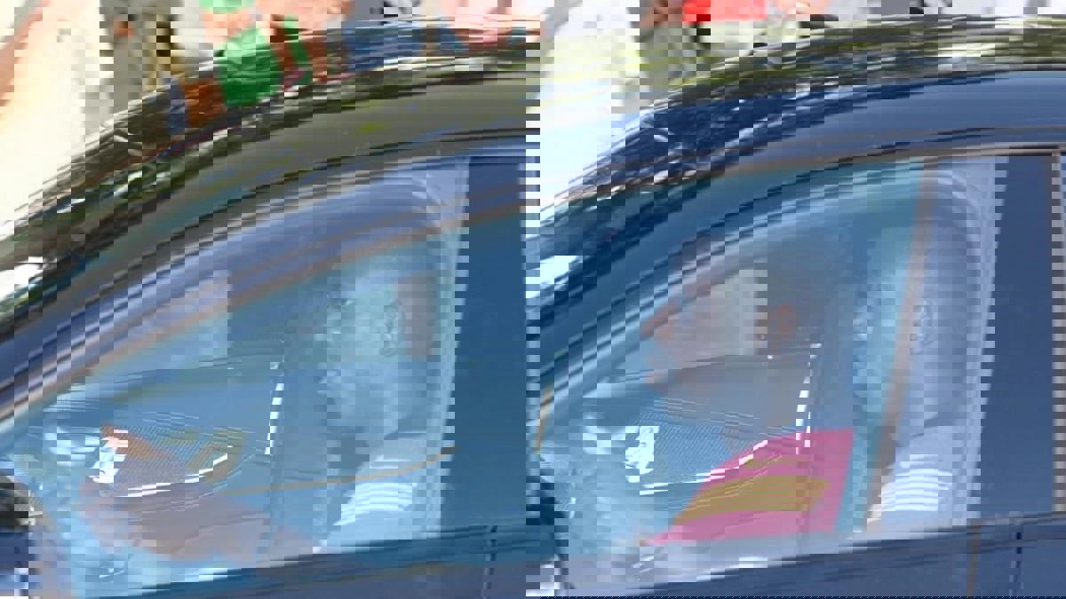 بسبب وثائق مزورة.. اعتقال عم عثمان ديمبلي في برشلونة