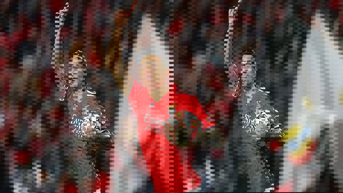 داروين نونيز "خليفة توريس وكافاني" على رأس أولويات تين هاغ في مانشستر يونايتد